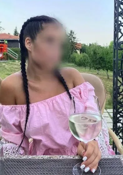 Agnes, 30