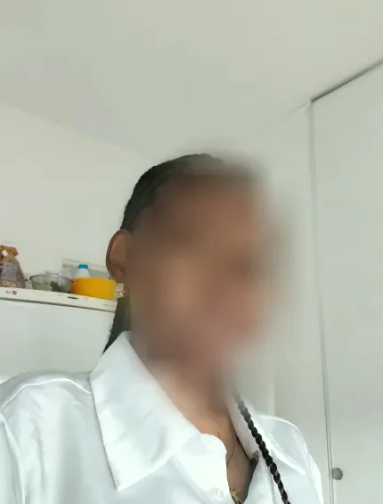 Annelie, 34
