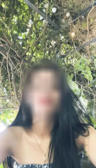 Christina, 24