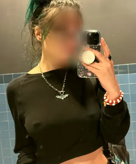Edith, 28