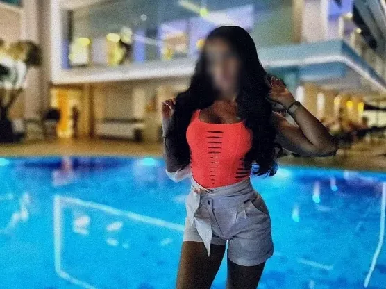 Emelie, 40