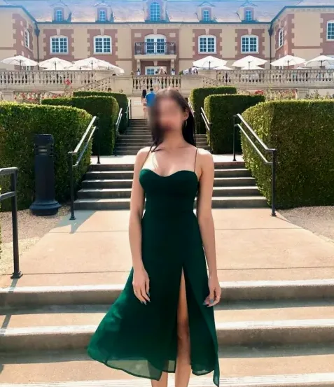 Helena, 32