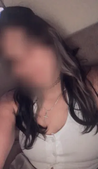 Isabella, 30