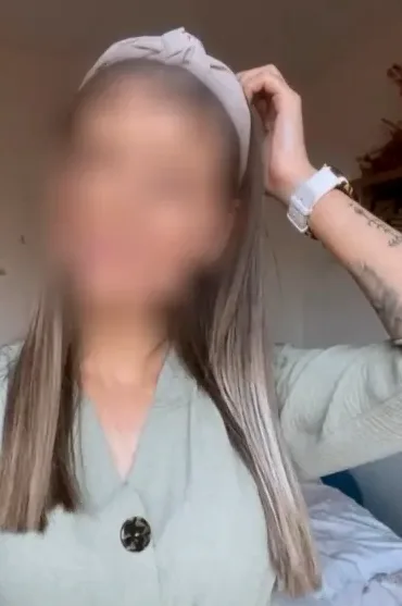 Julia, 26