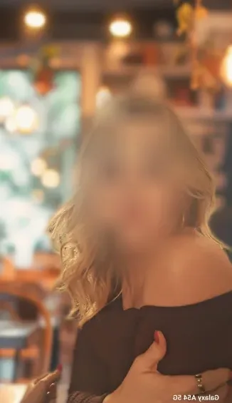 Rebecka, 40