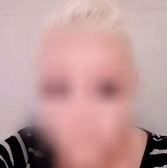 Sofia, 39